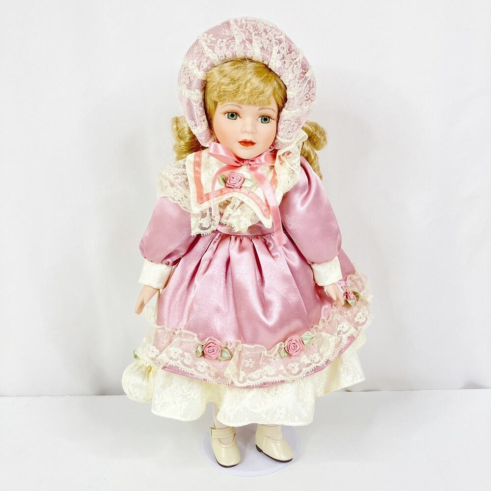 Beautiful Porcelain 2000 Melissa Doll by Melissa Vastelli Collection 17”